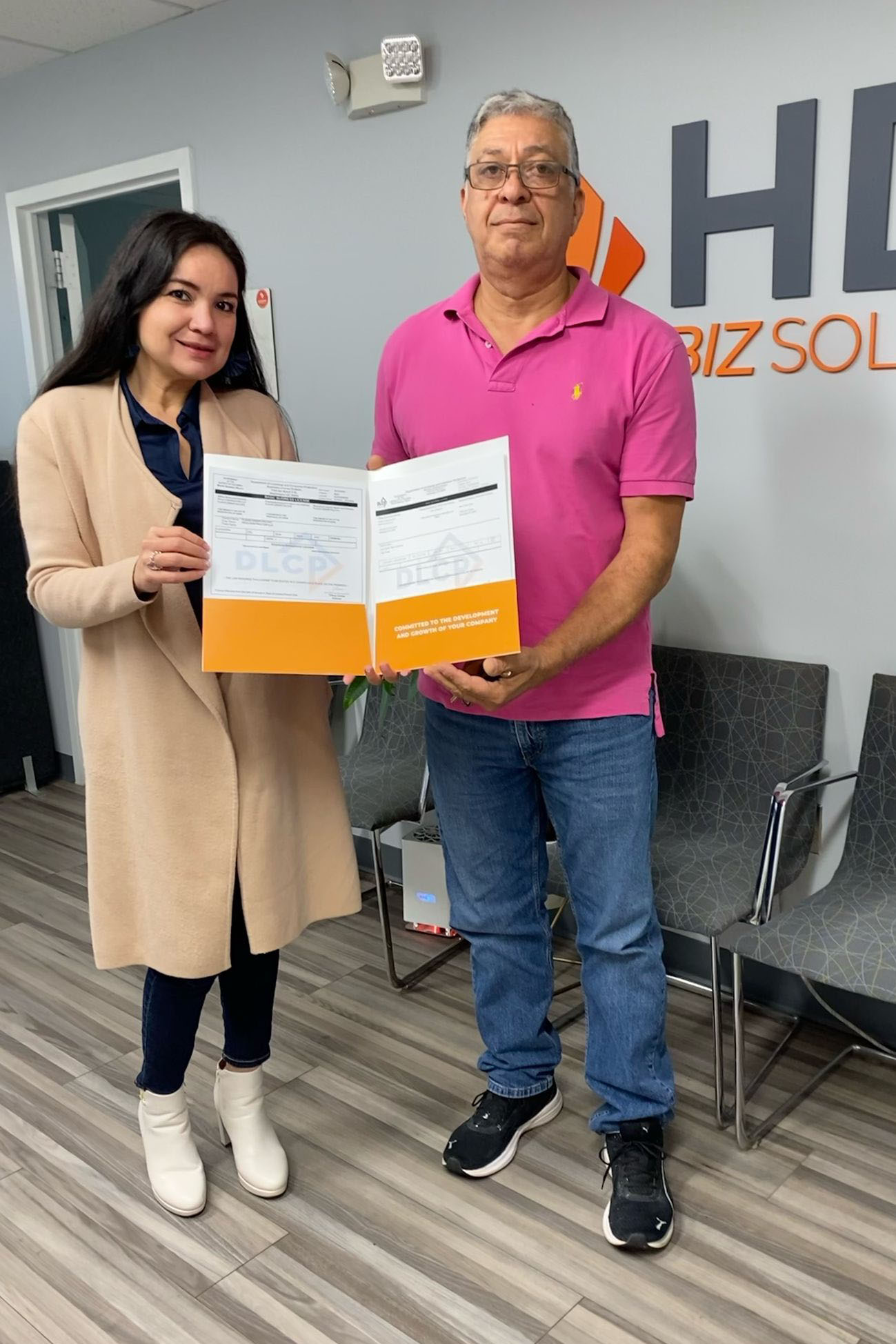 Don Flavio vino por su licencia de DC